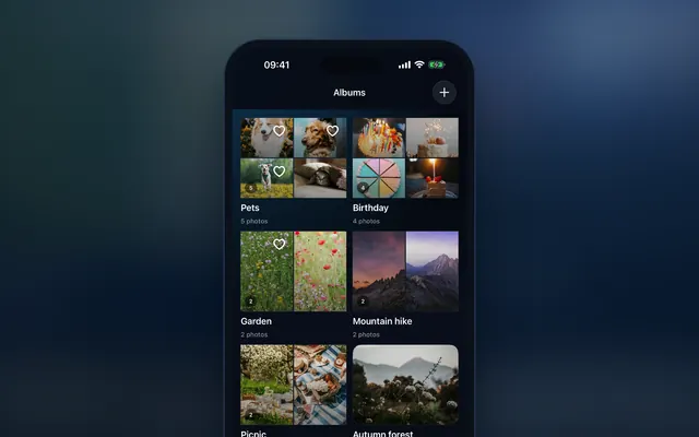 Álbumes de AllPicture en un iPhone, ordenados en mascotas, cumpleaños, jardín y excursiones